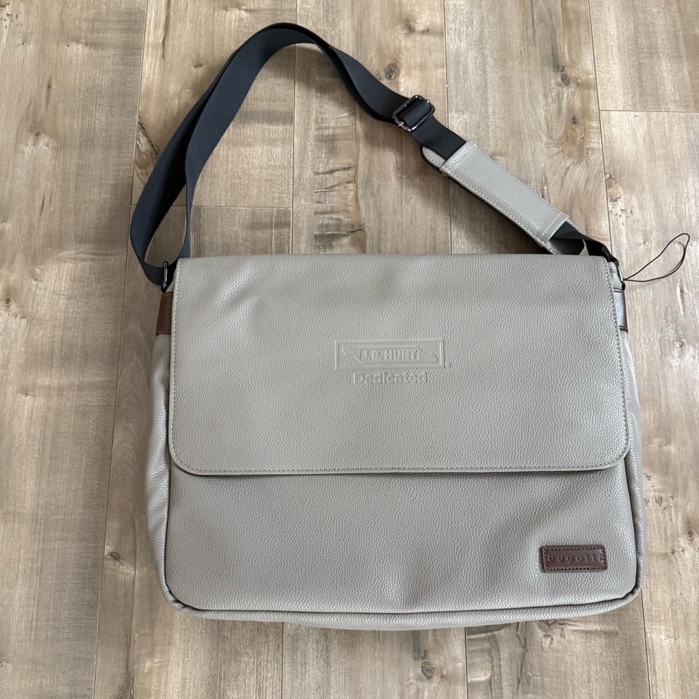 NEW Bugatti Computer Bag‎ Messenger Crossbody Briefcase JB Hunt Pebbled Taupe